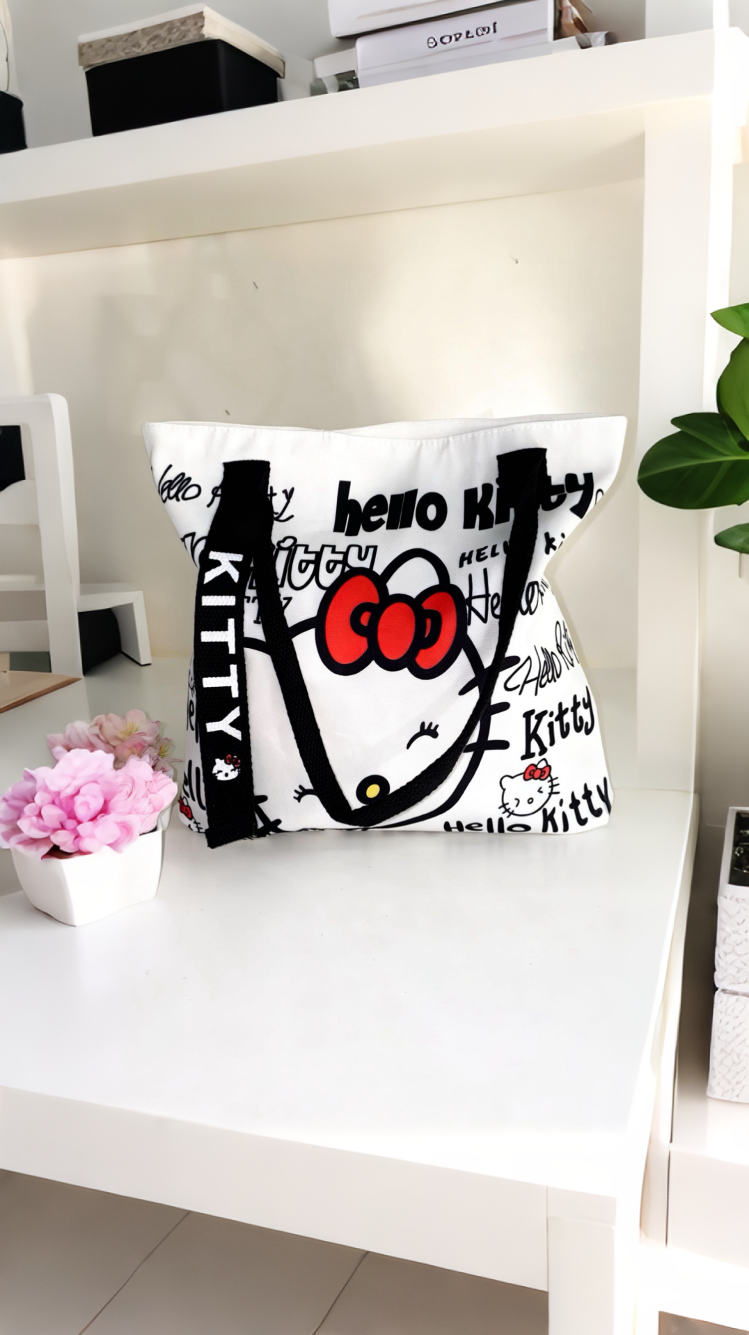Hello Kitty Large Tote Bag – Starry Design, Zipper Closure